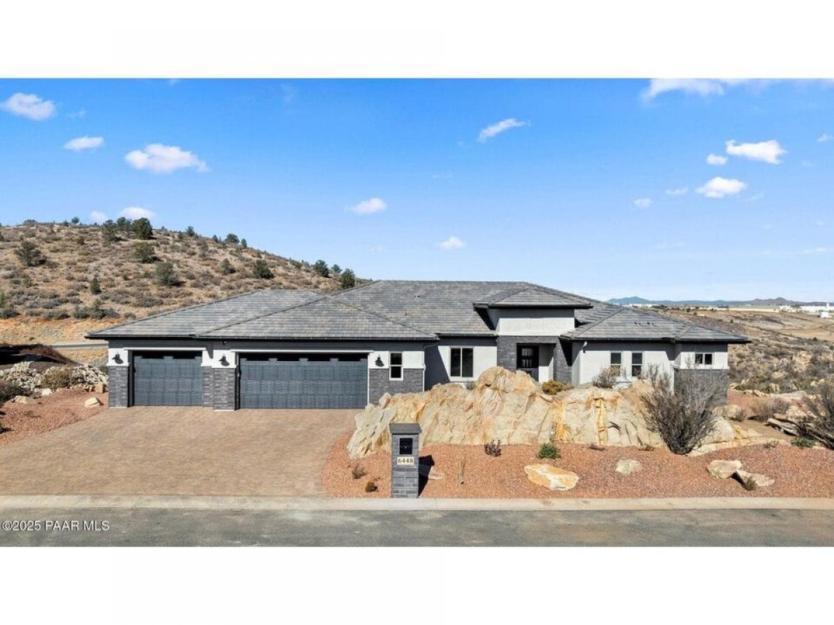 Picture of Home For Sale in Prescott Valley, Arizona, United States