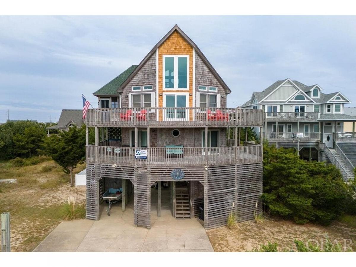 Picture of Home For Sale in Waves, North Carolina, United States