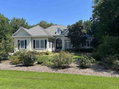 Home For Sale in Manteo, North Carolina