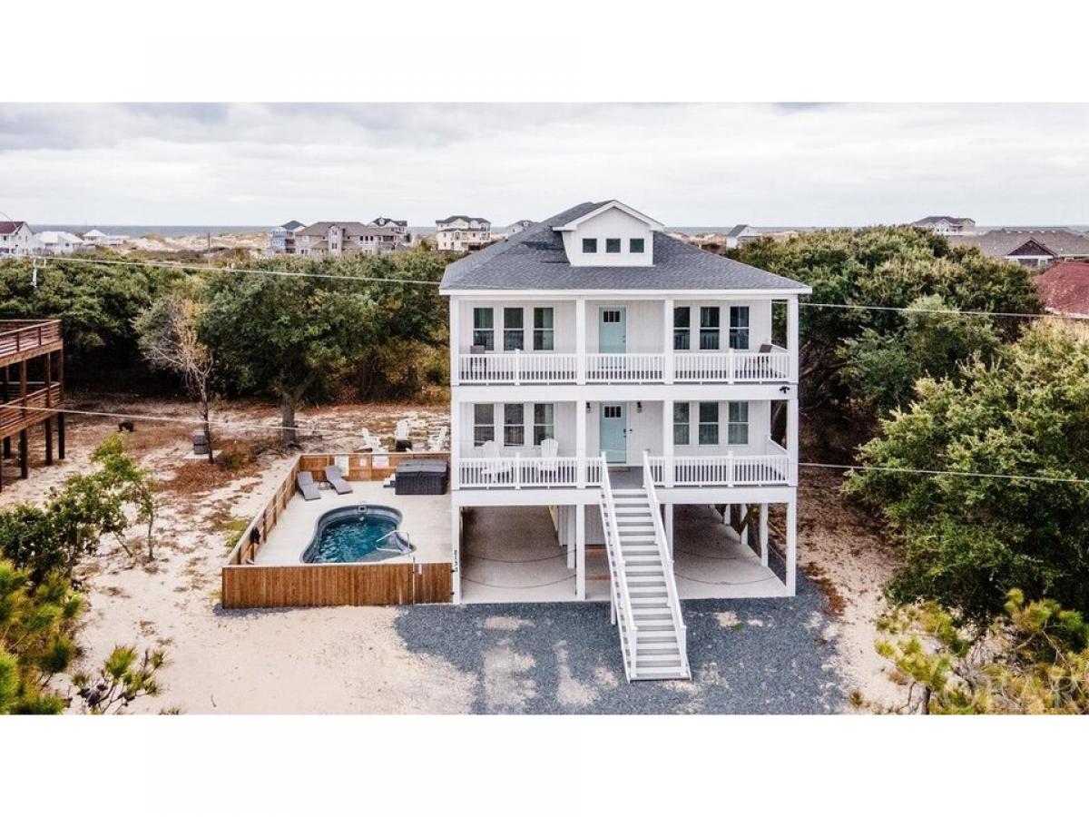 Picture of Home For Sale in Corolla, North Carolina, United States