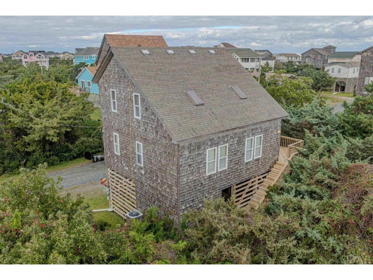 Picture of Home For Sale in Avon, North Carolina, United States