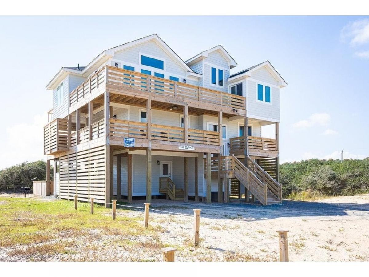 Picture of Home For Sale in Corolla, North Carolina, United States