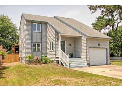 Home For Sale in Kitty Hawk, North Carolina