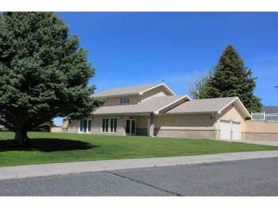 Home For Sale in Lingle, Wyoming