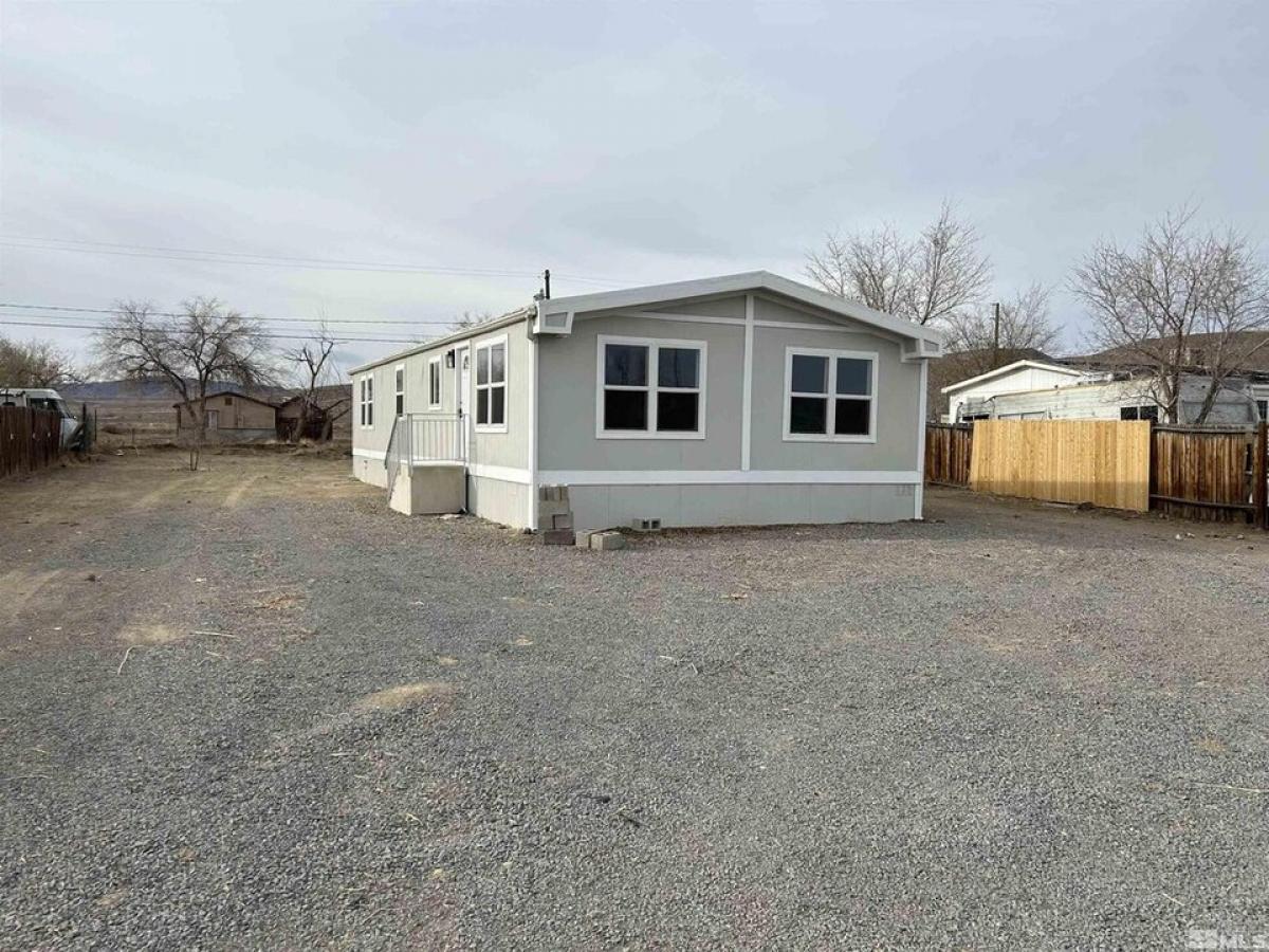 Picture of Home For Sale in Silver Springs, Nevada, United States