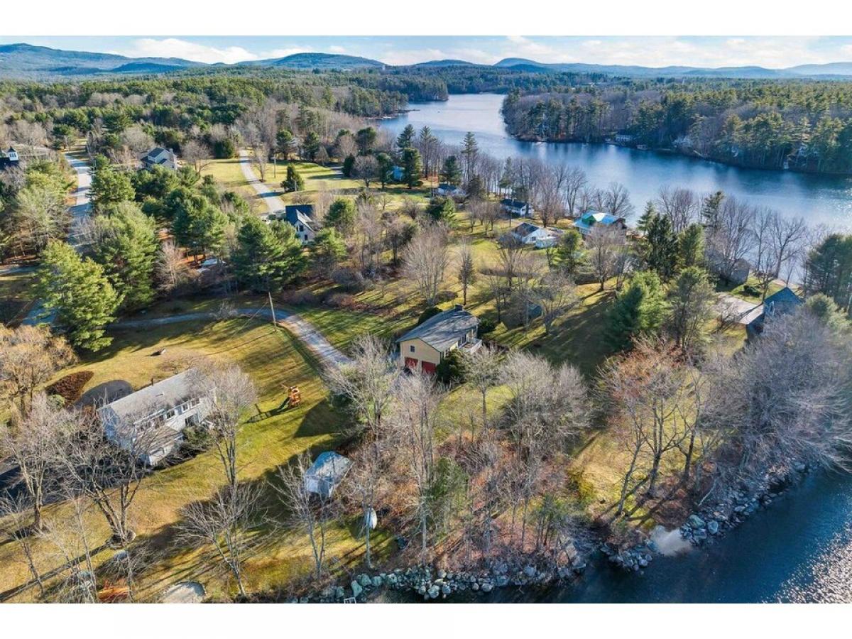 Picture of Home For Sale in Wolfeboro, New Hampshire, United States