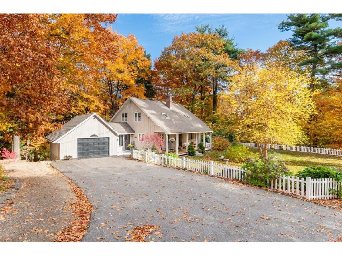 Picture of Home For Sale in Gilford, New Hampshire, United States