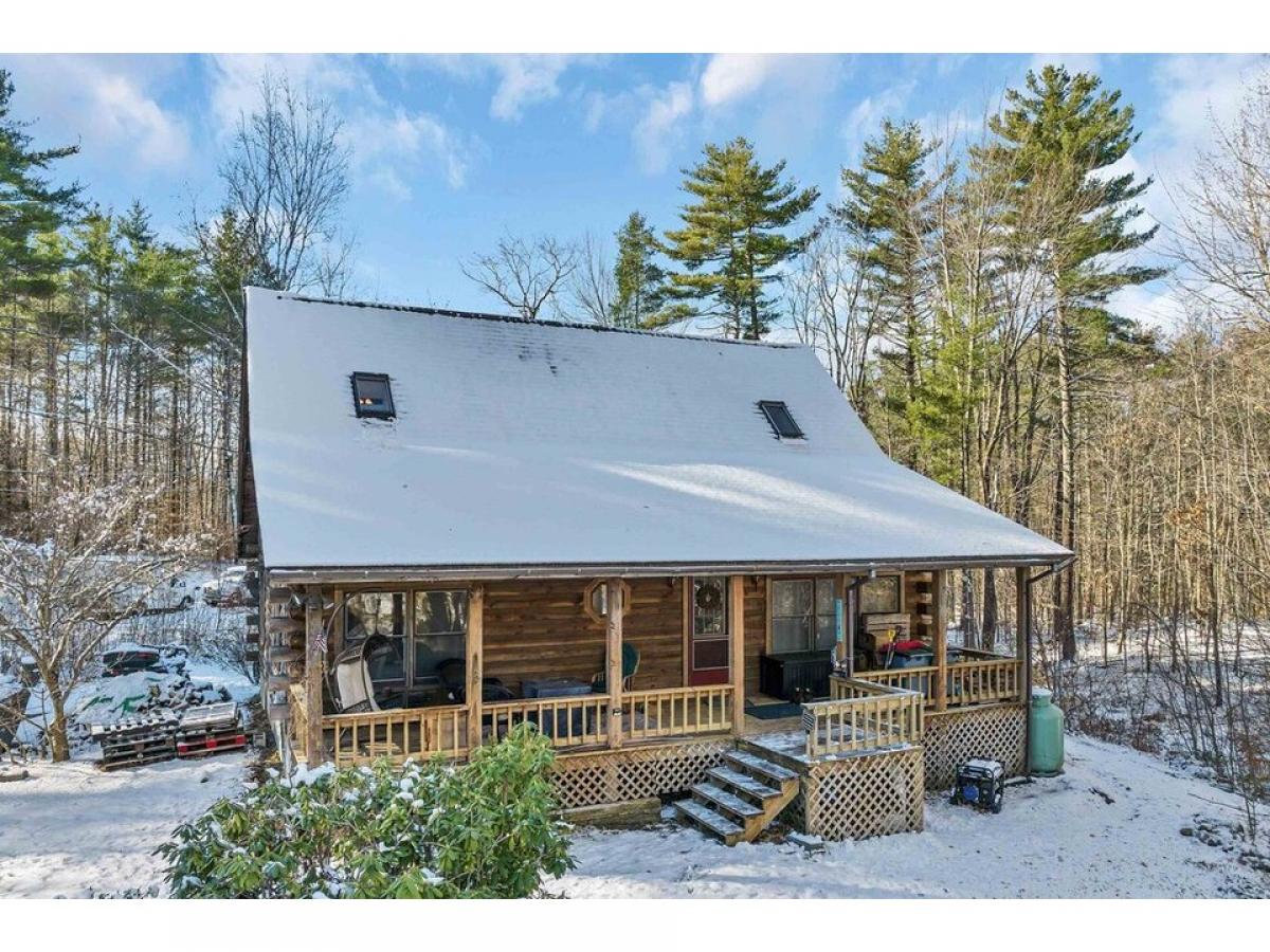 Picture of Home For Sale in Alton, New Hampshire, United States