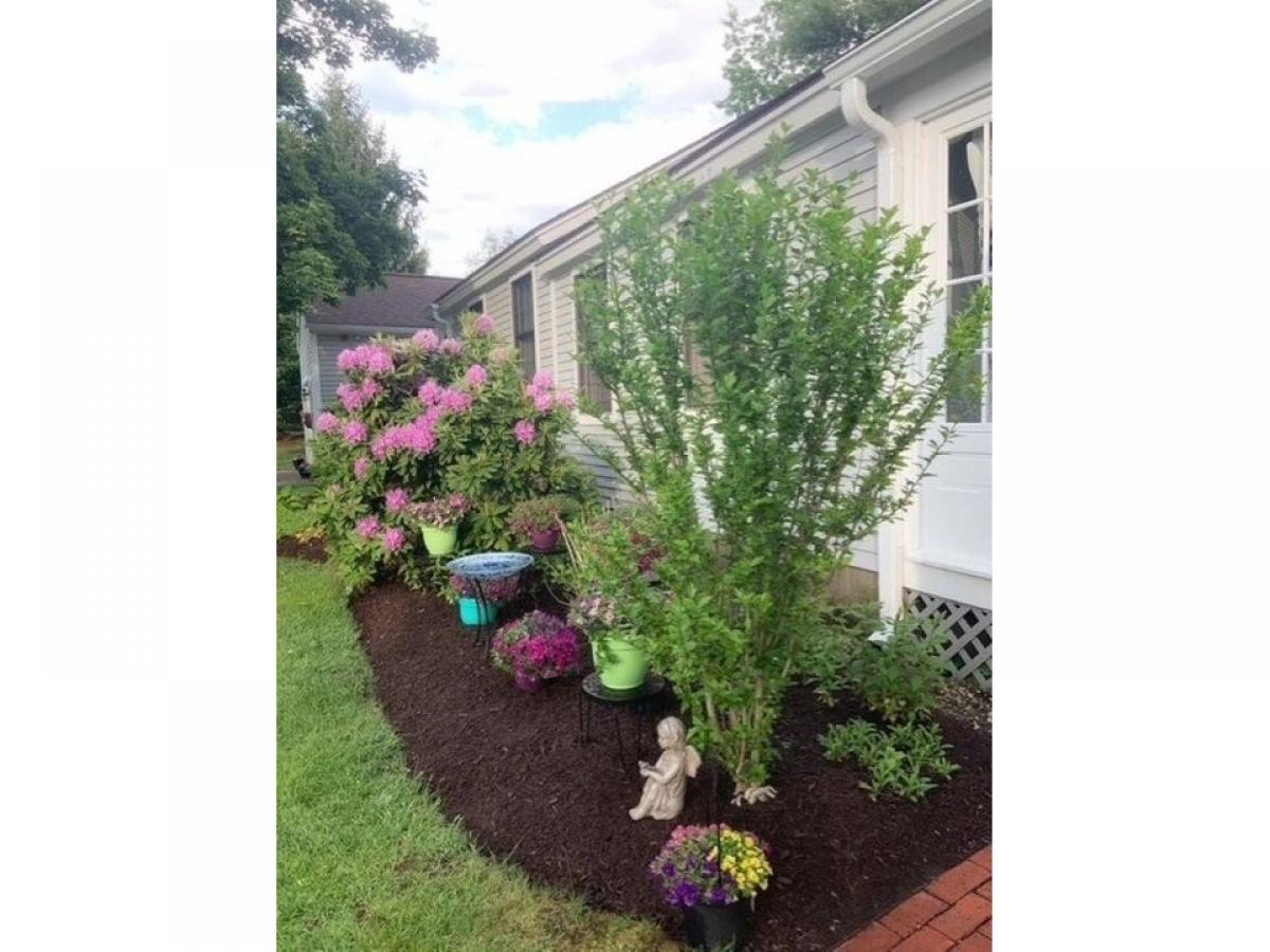 Picture of Home For Sale in Laconia, New Hampshire, United States