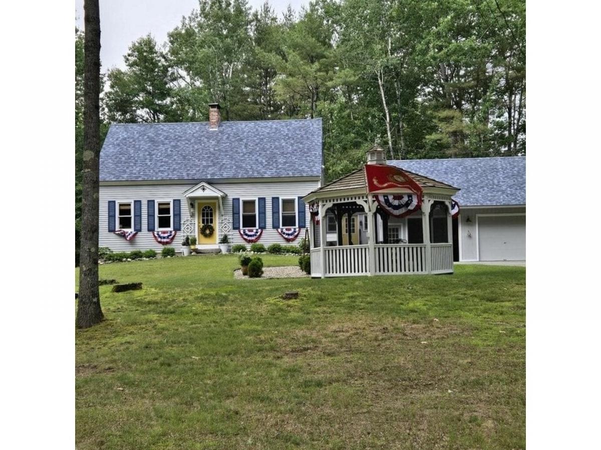 Picture of Home For Sale in Alton, New Hampshire, United States