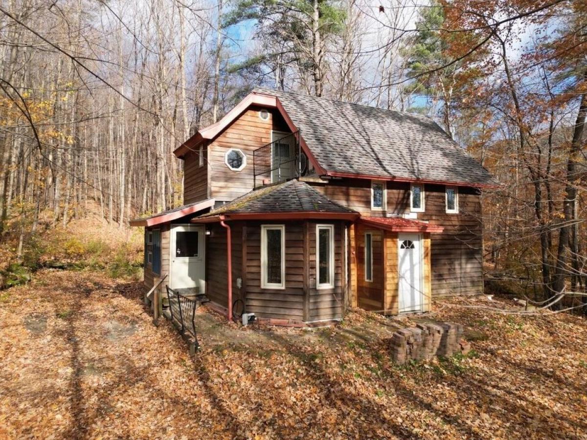 Picture of Home For Sale in Hinesburg, Vermont, United States