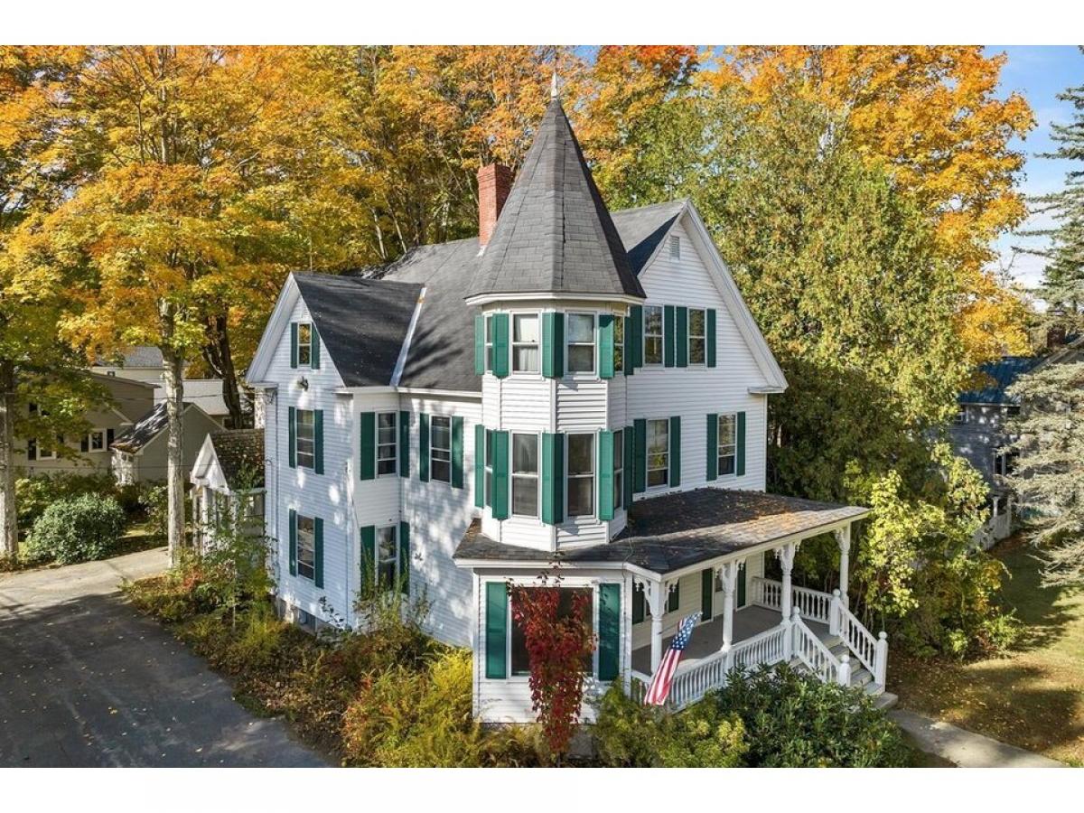 Picture of Home For Sale in Wolfeboro, New Hampshire, United States