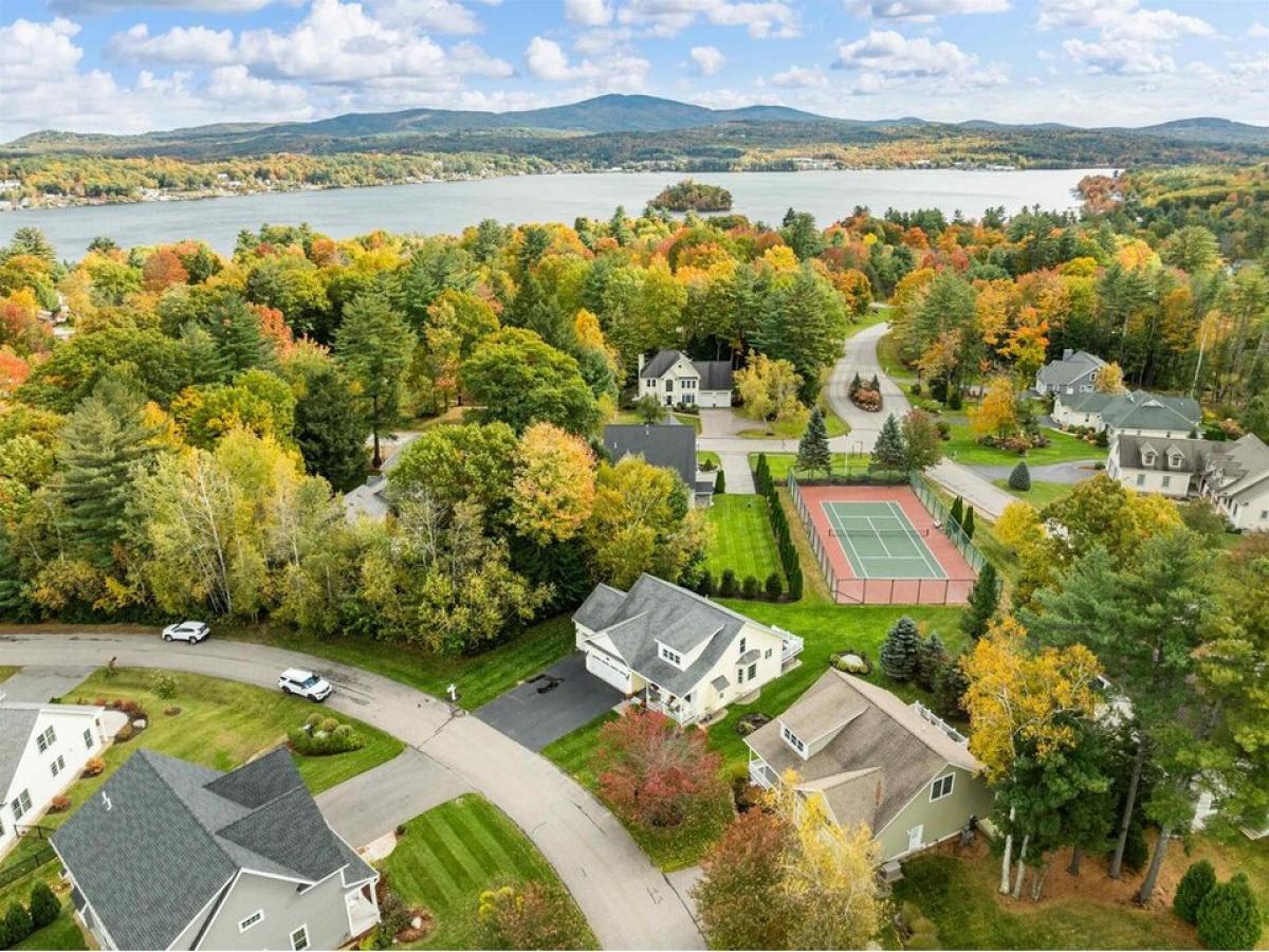 Picture of Home For Sale in Laconia, New Hampshire, United States