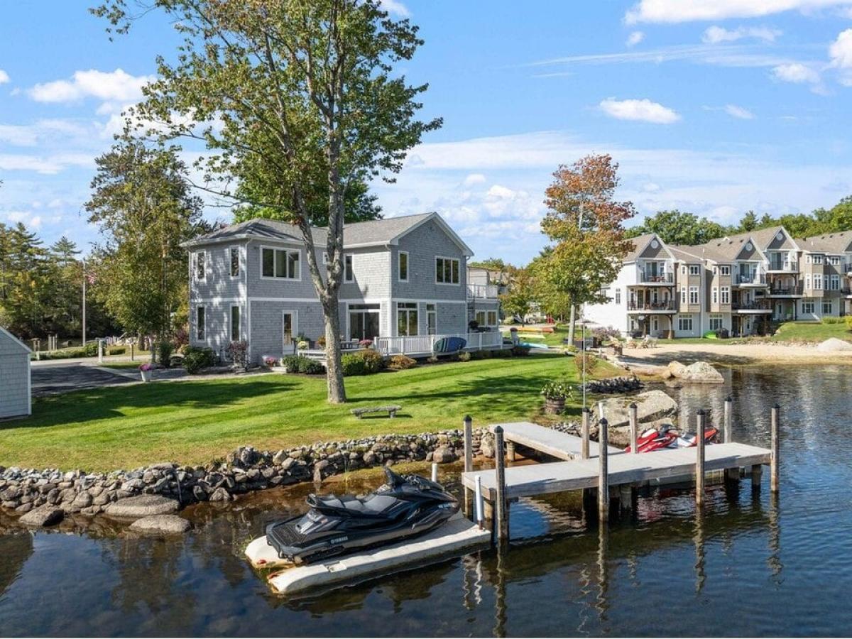 Picture of Home For Sale in Laconia, New Hampshire, United States