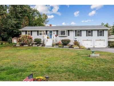 Home For Sale in Barnstead, New Hampshire