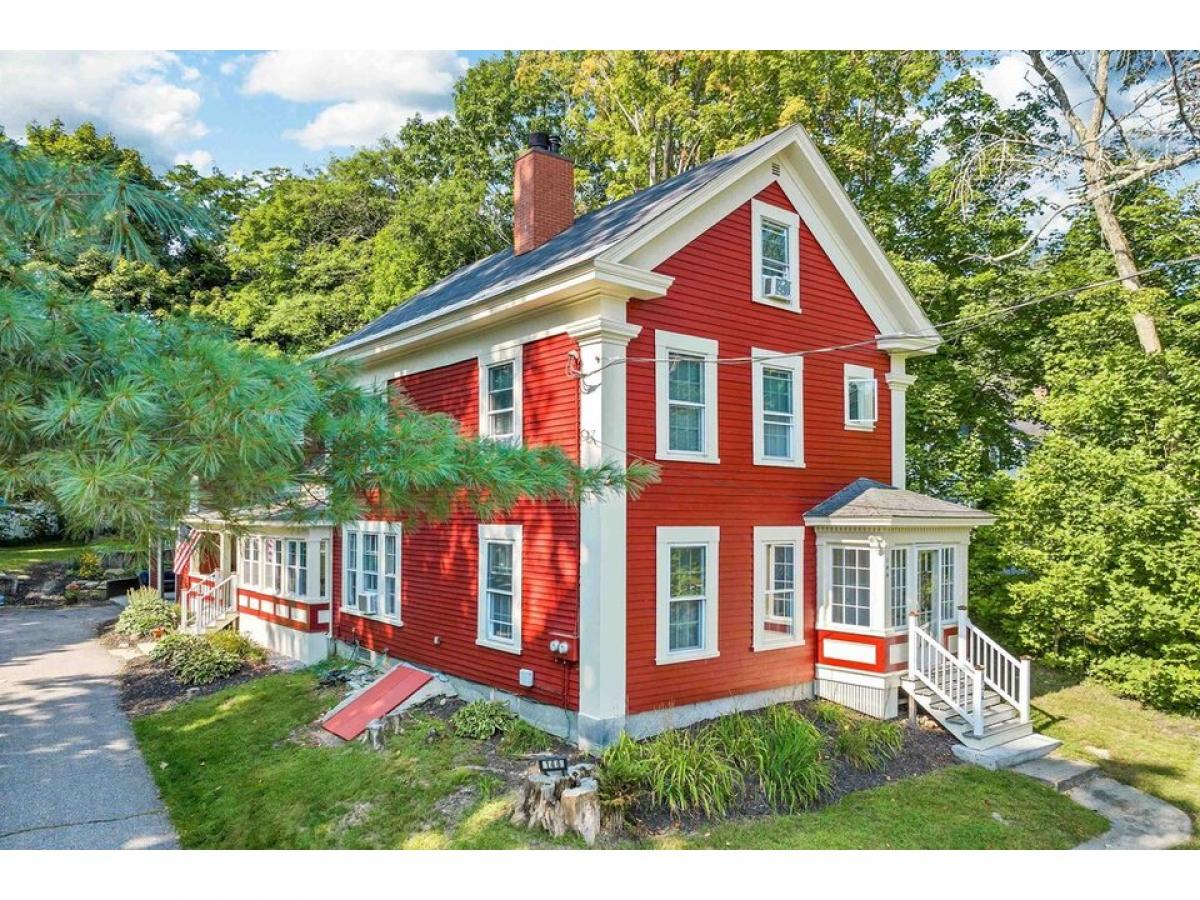 Picture of Home For Sale in Wolfeboro, New Hampshire, United States