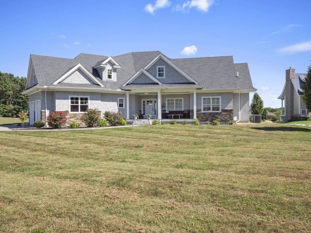 Picture of Home For Sale in Dover, New Hampshire, United States