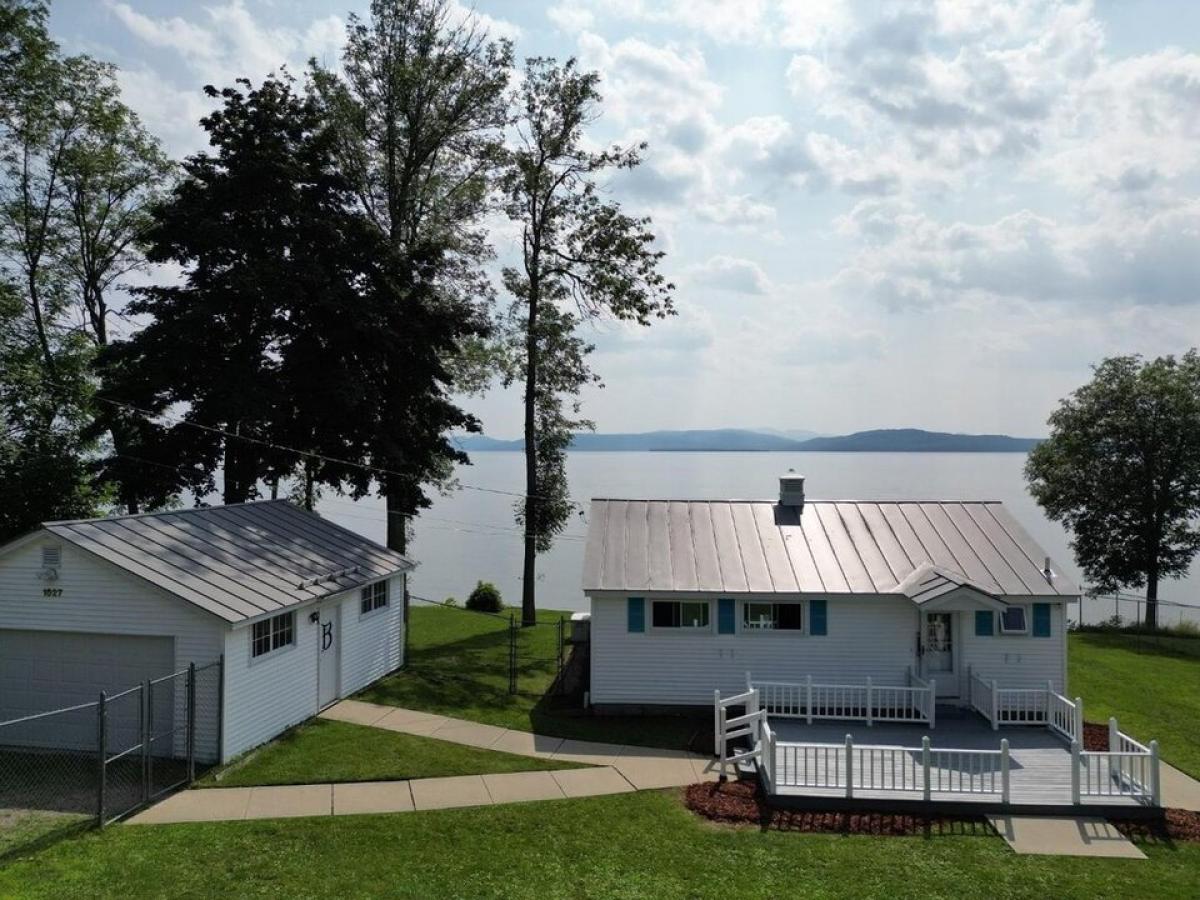 Picture of Home For Sale in Colchester, Vermont, United States