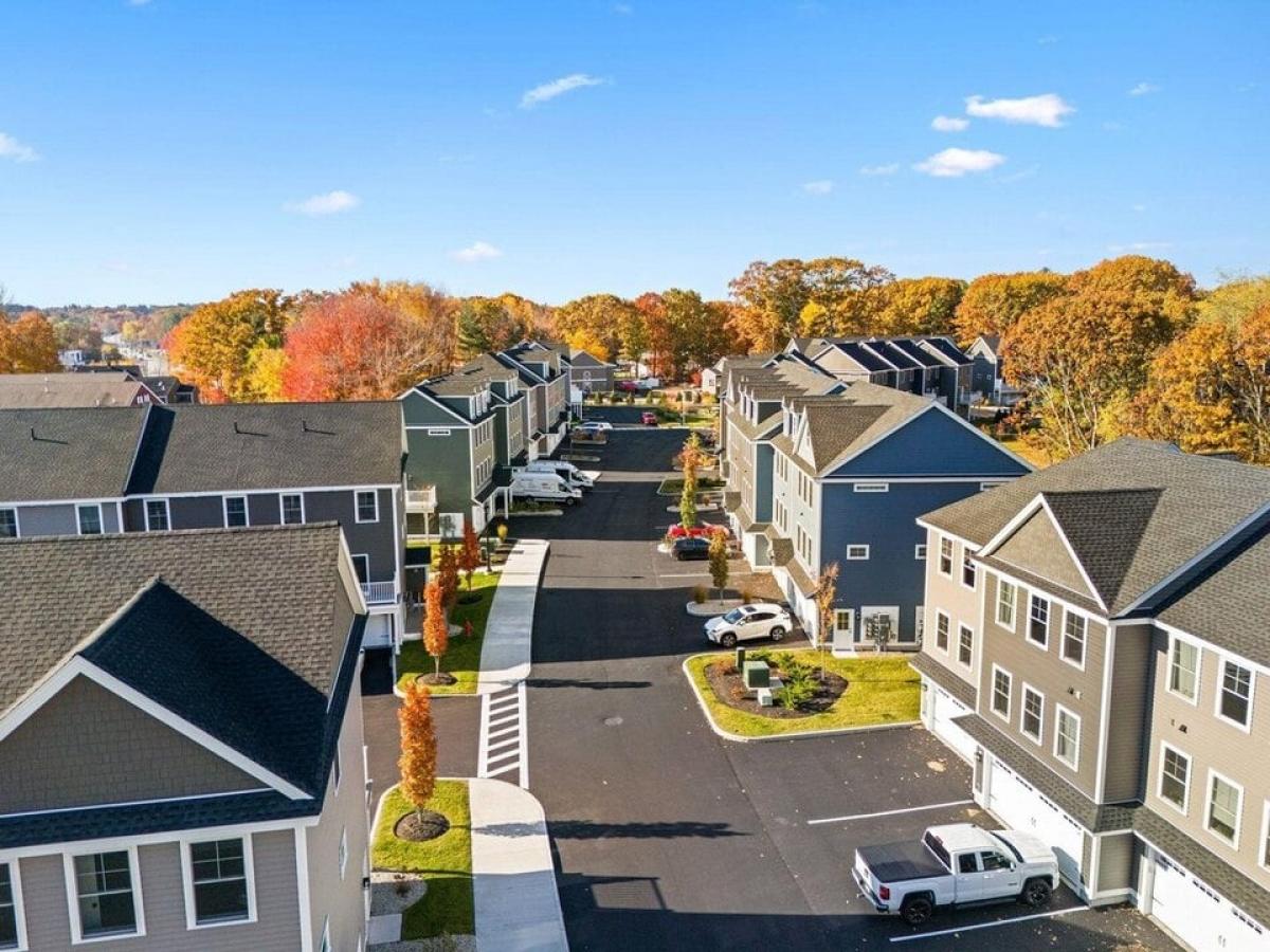 Picture of Home For Sale in Portsmouth, New Hampshire, United States