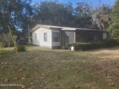 Home For Sale in Crescent City, Florida