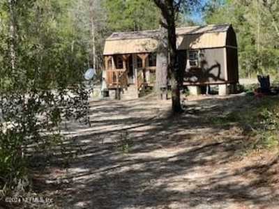 Home For Sale in Satsuma, Florida