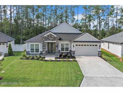 Home For Sale in Green Cove Springs, Florida