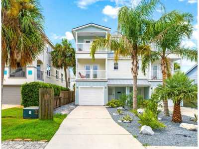 Home For Sale in Jacksonville Beach, Florida