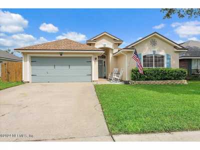 Home For Sale in Green Cove Springs, Florida