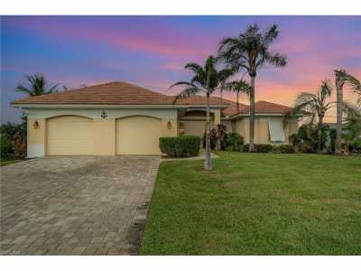 Home For Sale in Cape Coral, Florida