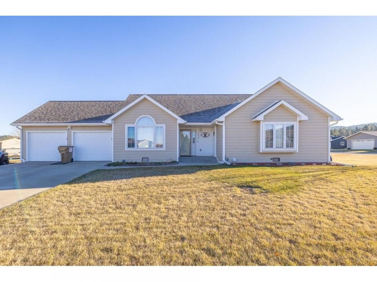 Picture of Home For Sale in Piedmont, South Dakota, United States