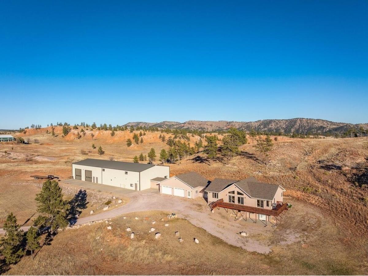 Picture of Home For Sale in Hot Springs, South Dakota, United States