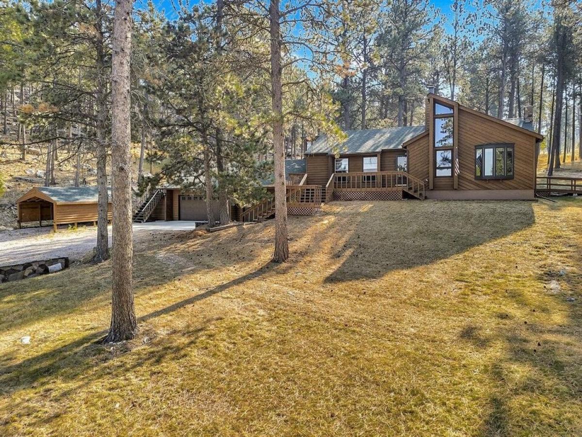 Picture of Home For Sale in Custer, South Dakota, United States