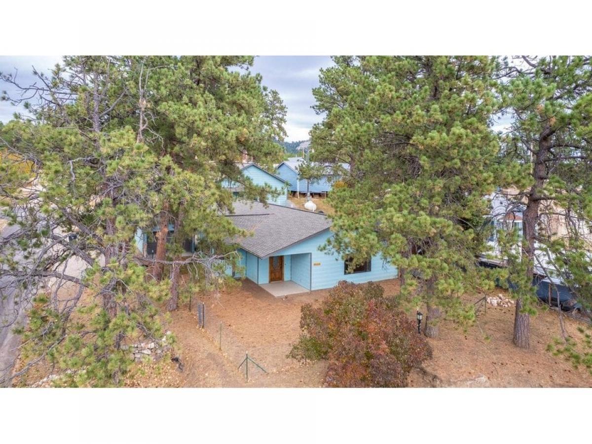 Picture of Home For Sale in Custer, South Dakota, United States