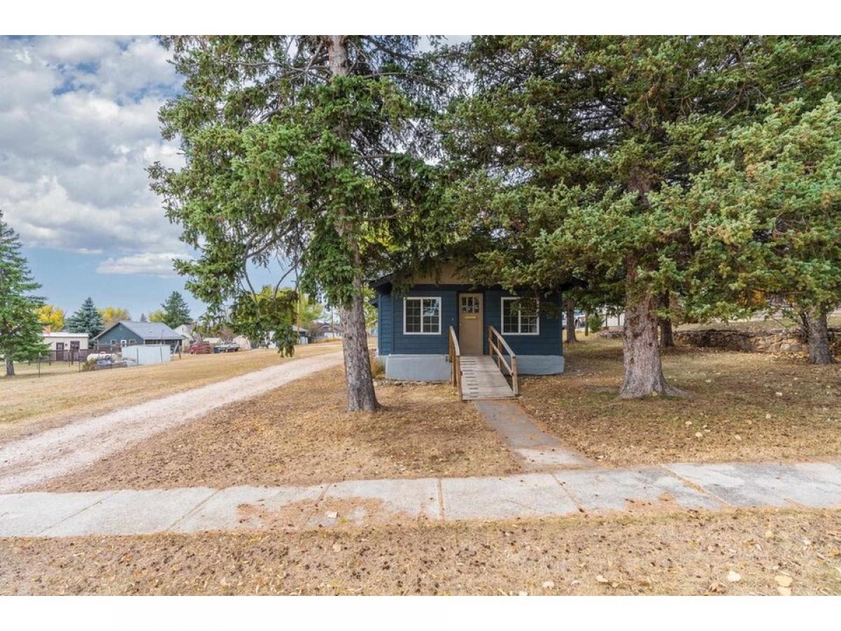 Picture of Home For Sale in Custer, South Dakota, United States