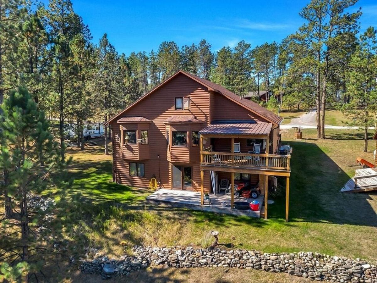 Picture of Home For Sale in Custer, South Dakota, United States