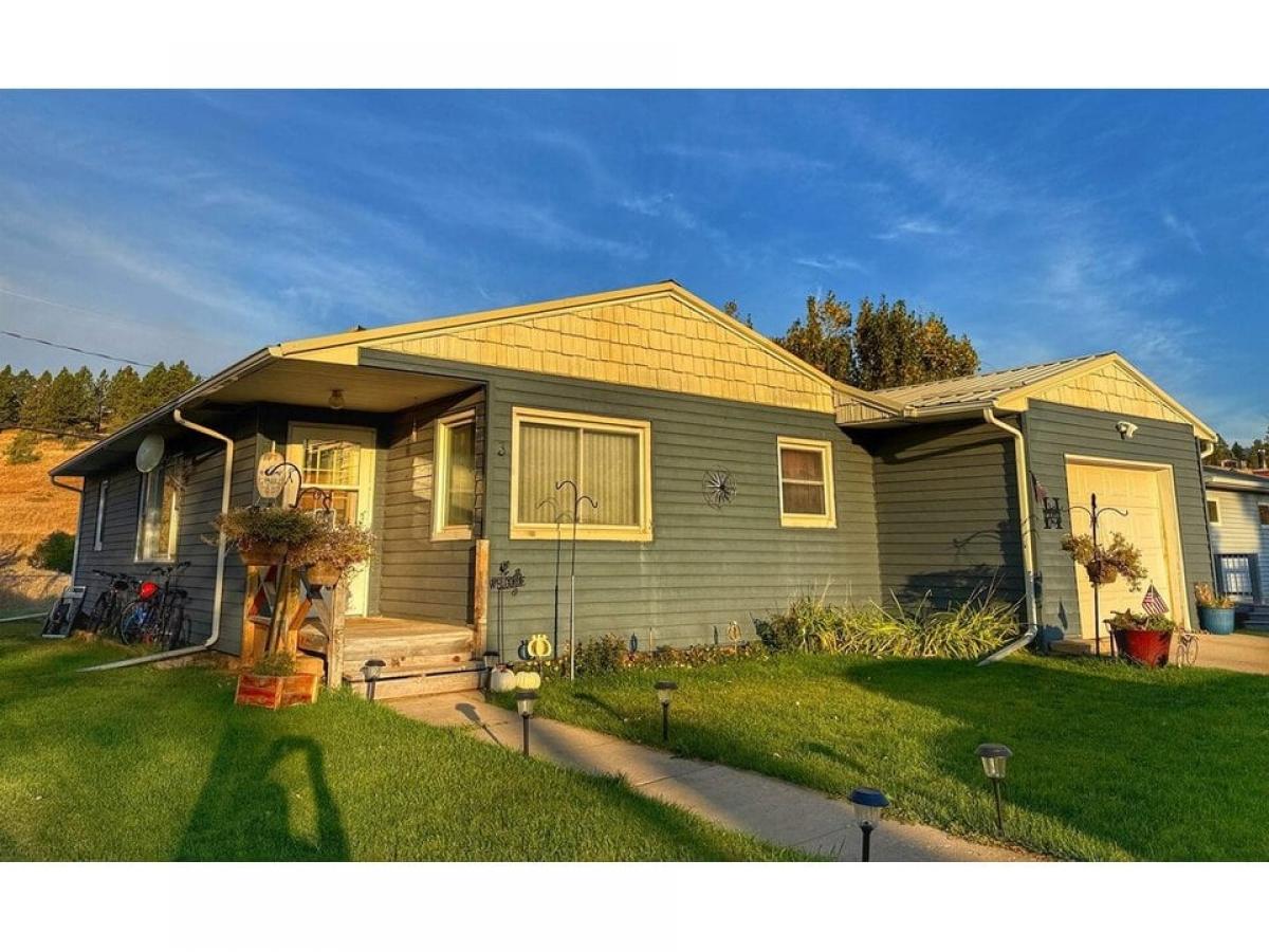 Picture of Home For Sale in Sundance, Wyoming, United States