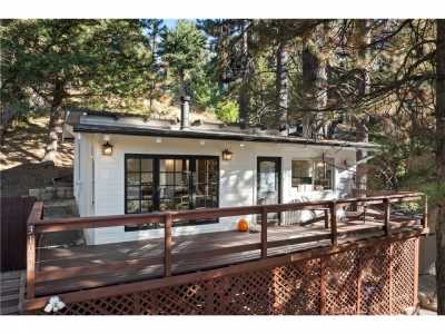 Home For Sale in Running Springs, California