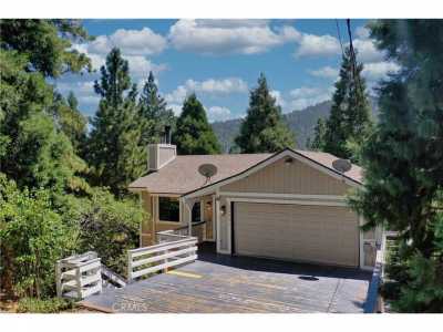 Home For Sale in Crestline, California