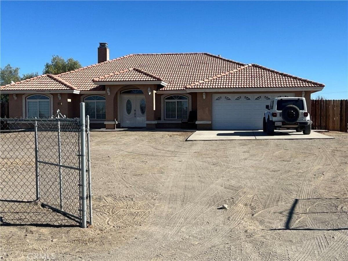 Picture of Home For Sale in Phelan, California, United States