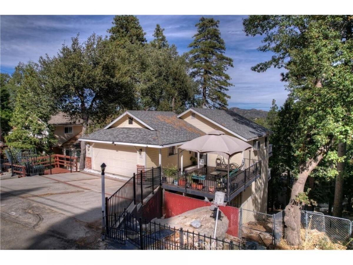 Picture of Home For Sale in Crestline, California, United States