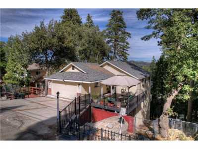 Home For Sale in Crestline, California