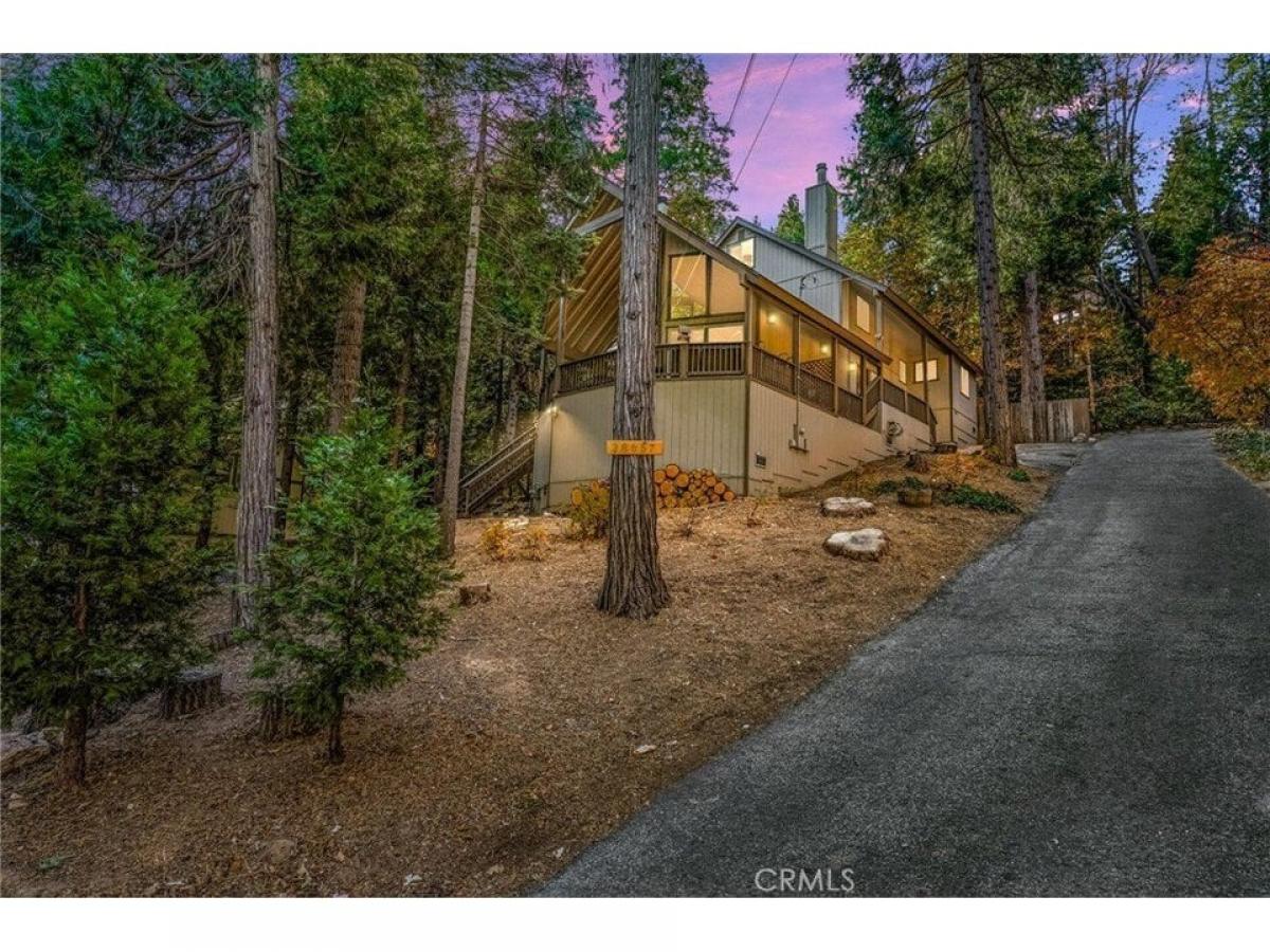 Picture of Home For Sale in Lake Arrowhead, California, United States