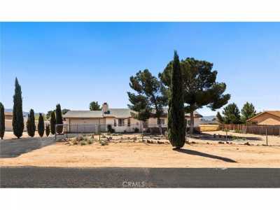 Home For Sale in Apple Valley, California