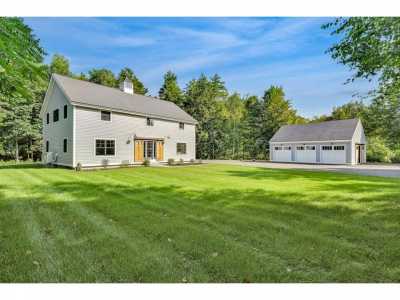 Home For Sale in Farmingdale, Maine