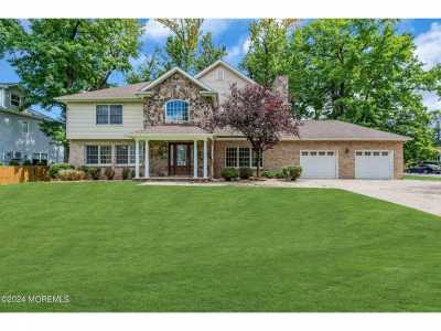 Home For Sale in Edison, New Jersey