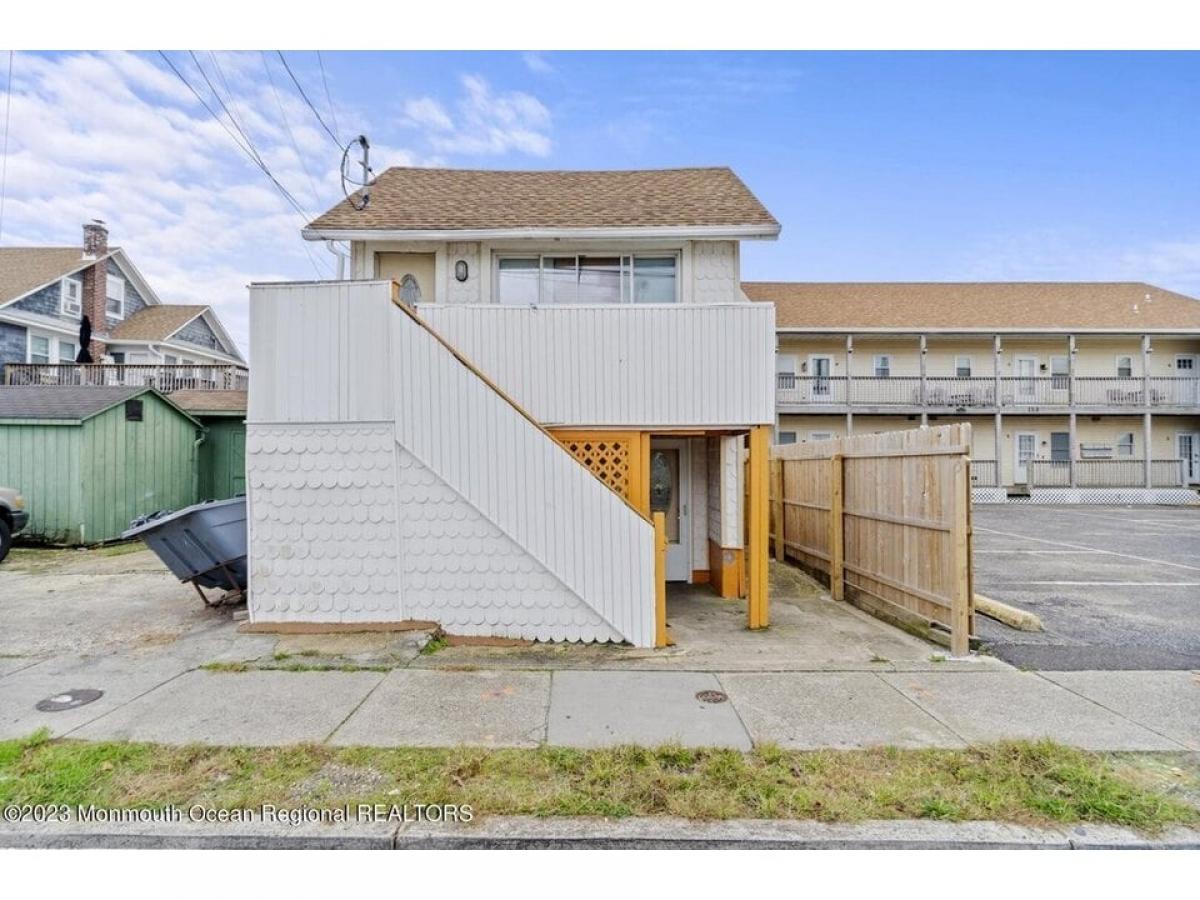 Picture of Home For Sale in Seaside Heights, New Jersey, United States