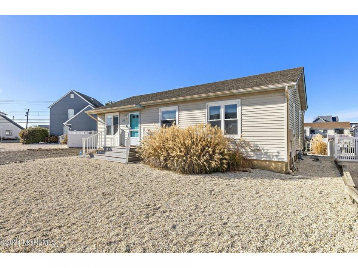 Picture of Home For Sale in Manahawkin, New Jersey, United States