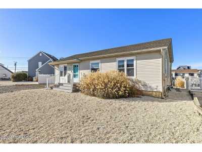 Home For Sale in Manahawkin, New Jersey