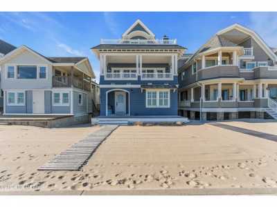 Home For Sale in Manasquan, New Jersey