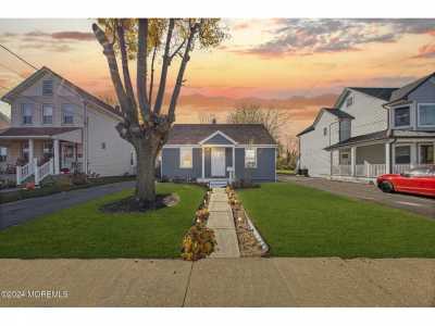 Home For Sale in West Long Branch, New Jersey